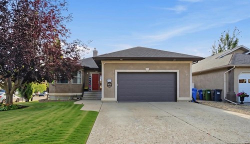 125 Ainsworth Crescent  Red Deer, AB T4R 3B1