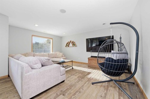 125 Ainsworth Crescent, Red Deer, AB - Indoor Photo Showing Living Room