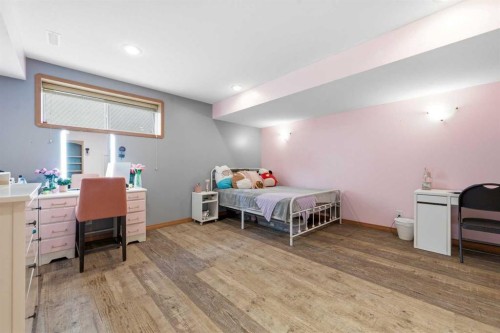 125 Ainsworth Crescent, Red Deer, AB - Indoor Photo Showing Bedroom