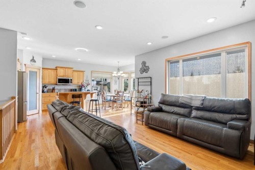 125 Ainsworth Crescent, Red Deer, AB - Indoor Photo Showing Living Room