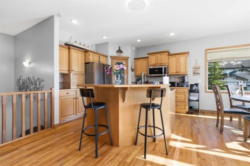125 Ainsworth Crescent, Red Deer, AB - Indoor Photo Showing Kitchen