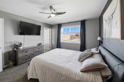 34 Rafferty Court, Sylvan Lake, AB - Indoor Photo Showing Bedroom