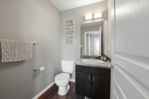34 Rafferty Court, Sylvan Lake, AB - Indoor Photo Showing Bathroom