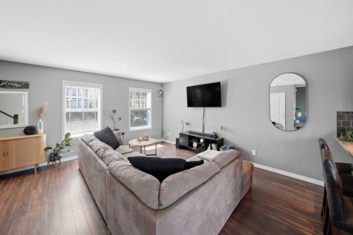 34 Rafferty Court, Sylvan Lake, AB - Indoor Photo Showing Living Room
