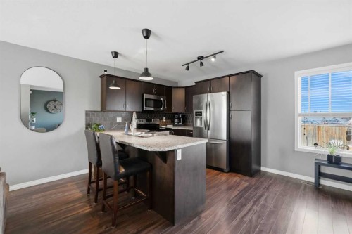 34 Rafferty Court, Sylvan Lake, AB - Indoor Photo Showing Kitchen