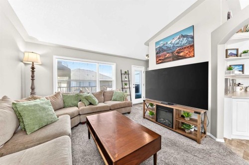 2-6220 Orr Drive, Red Deer, AB - Indoor Photo Showing Living Room