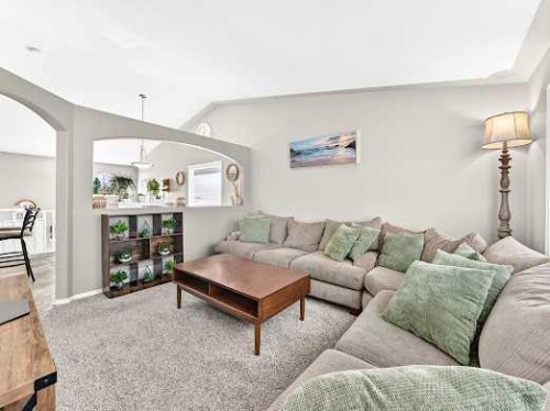 2-6220 Orr Drive, Red Deer, AB - Indoor Photo Showing Living Room