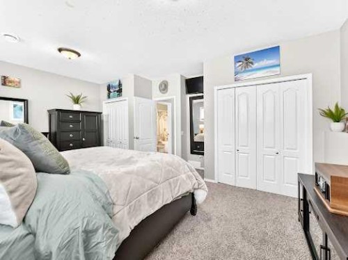 2-6220 Orr Drive, Red Deer, AB - Indoor Photo Showing Bedroom