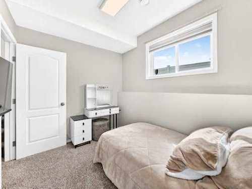 2-6220 Orr Drive, Red Deer, AB - Indoor Photo Showing Bedroom