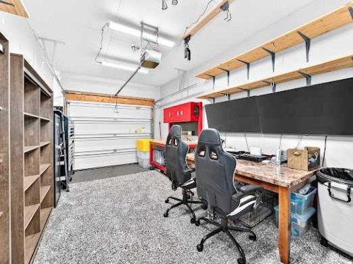 2-6220 Orr Drive, Red Deer, AB - Indoor Photo Showing Garage