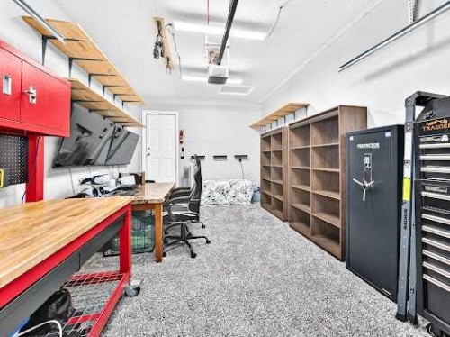 2-6220 Orr Drive, Red Deer, AB - Indoor Photo Showing Office