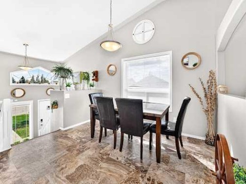 2-6220 Orr Drive, Red Deer, AB - Indoor Photo Showing Dining Room