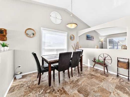 2-6220 Orr Drive, Red Deer, AB - Indoor Photo Showing Dining Room