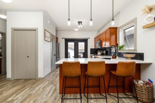 42 Hawthorne Way, Penhold, AB - Indoor Photo Showing Kitchen