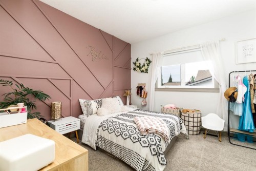 42 Hawthorne Way, Penhold, AB - Indoor Photo Showing Bedroom