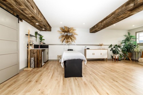 42 Hawthorne Way, Penhold, AB - Indoor Photo Showing Other Room