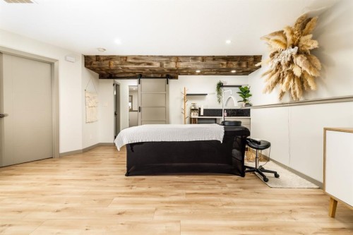 42 Hawthorne Way, Penhold, AB - Indoor Photo Showing Other Room