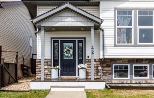 42 Hawthorne Way, Penhold, AB - Outdoor With Deck Patio Veranda