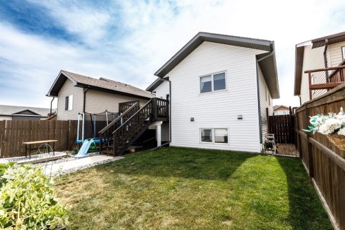 42 Hawthorne Way, Penhold, AB - Outdoor With Exterior