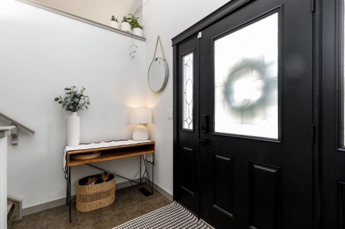 42 Hawthorne Way, Penhold, AB - Indoor Photo Showing Other Room