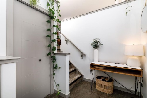 42 Hawthorne Way, Penhold, AB - Indoor Photo Showing Other Room