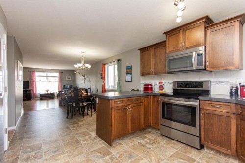 146 Truant Crescent, Red Deer, AB - Indoor Photo Showing Kitchen
