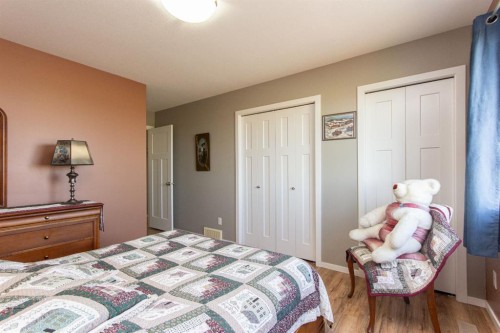 146 Truant Crescent, Red Deer, AB - Indoor Photo Showing Bedroom