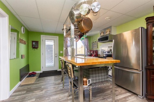 146 Truant Crescent, Red Deer, AB - Indoor Photo Showing Dining Room