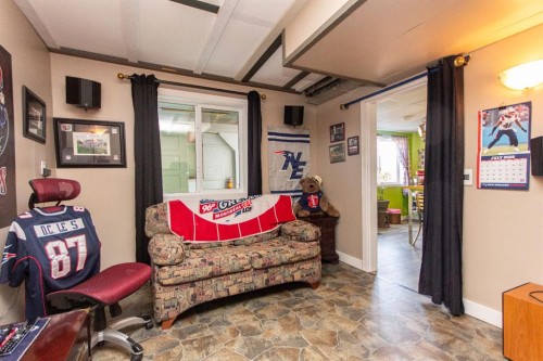 146 Truant Crescent, Red Deer, AB - Indoor Photo Showing Other Room