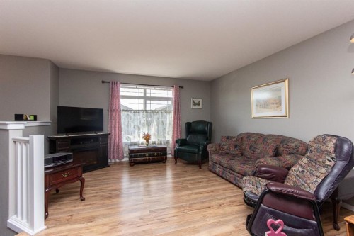 146 Truant Crescent, Red Deer, AB - Indoor Photo Showing Living Room