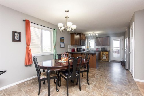 146 Truant Crescent, Red Deer, AB - Indoor Photo Showing Dining Room