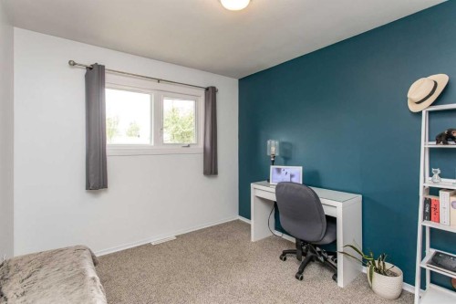 5709 49 Avenue, Lacombe, AB - Indoor