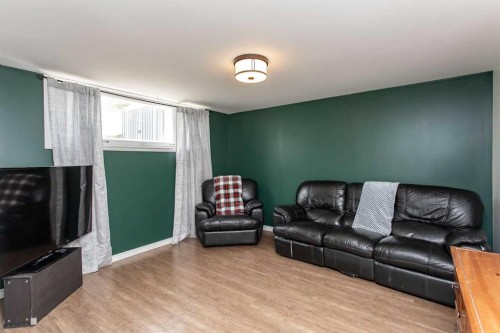 5709 49 Avenue, Lacombe, AB - Indoor Photo Showing Other Room