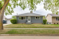 5709 49 Avenue Lacombe, AB T4L 1M4