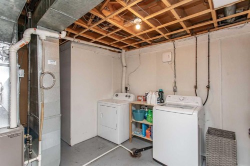 5709 49 Avenue, Lacombe, AB - Indoor Photo Showing Laundry Room