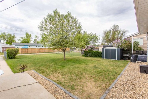 5709 49 Avenue, Lacombe, AB - Outdoor
