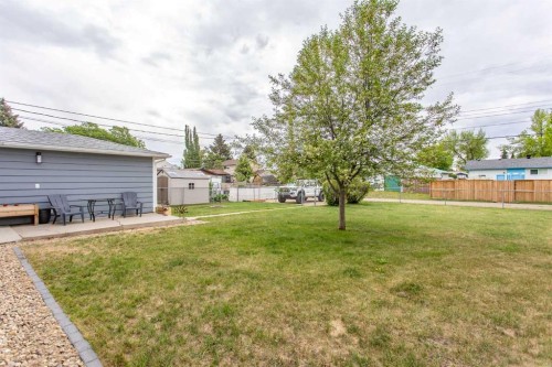 5709 49 Avenue, Lacombe, AB - Outdoor