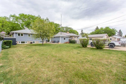 5709 49 Avenue, Lacombe, AB - Outdoor