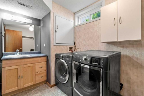 56 Elder Street, Red Deer, AB - Indoor Photo Showing Laundry Room