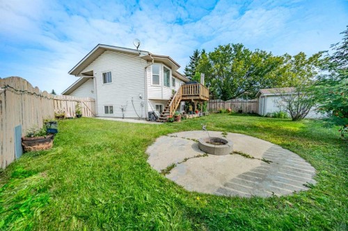 27 Escott Close, Red Deer, AB - Outdoor