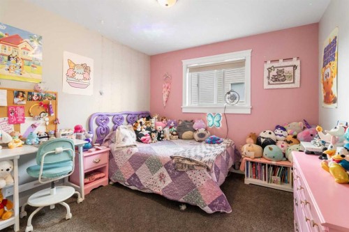 56 Jones Crescent, Red Deer, AB - Indoor Photo Showing Bedroom