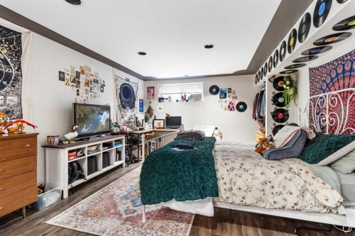 56 Jones Crescent, Red Deer, AB - Indoor Photo Showing Other Room
