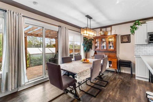 56 Jones Crescent, Red Deer, AB - Indoor Photo Showing Dining Room