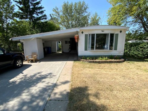 25 Mobile Drive Ne, Three Hills, AB 