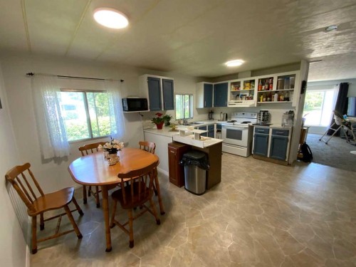 25 Mobile Drive Ne, Three Hills, AB 