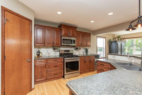 715 700 Ramage Close, Red Deer, AB - Indoor Photo Showing Kitchen With Double Sink