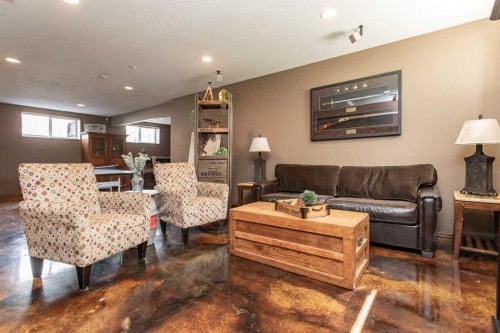 715 700 Ramage Close, Red Deer, AB - Indoor Photo Showing Living Room