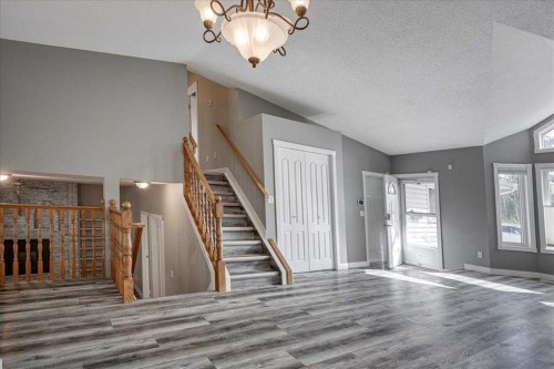 134 Douglas Avenue, Red Deer, AB - Indoor Photo Showing Other Room