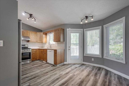 134 Douglas Avenue, Red Deer, AB - Indoor Photo Showing Kitchen