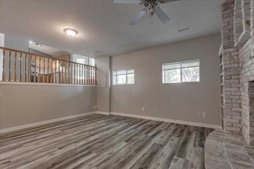 134 Douglas Avenue, Red Deer, AB - Indoor Photo Showing Other Room